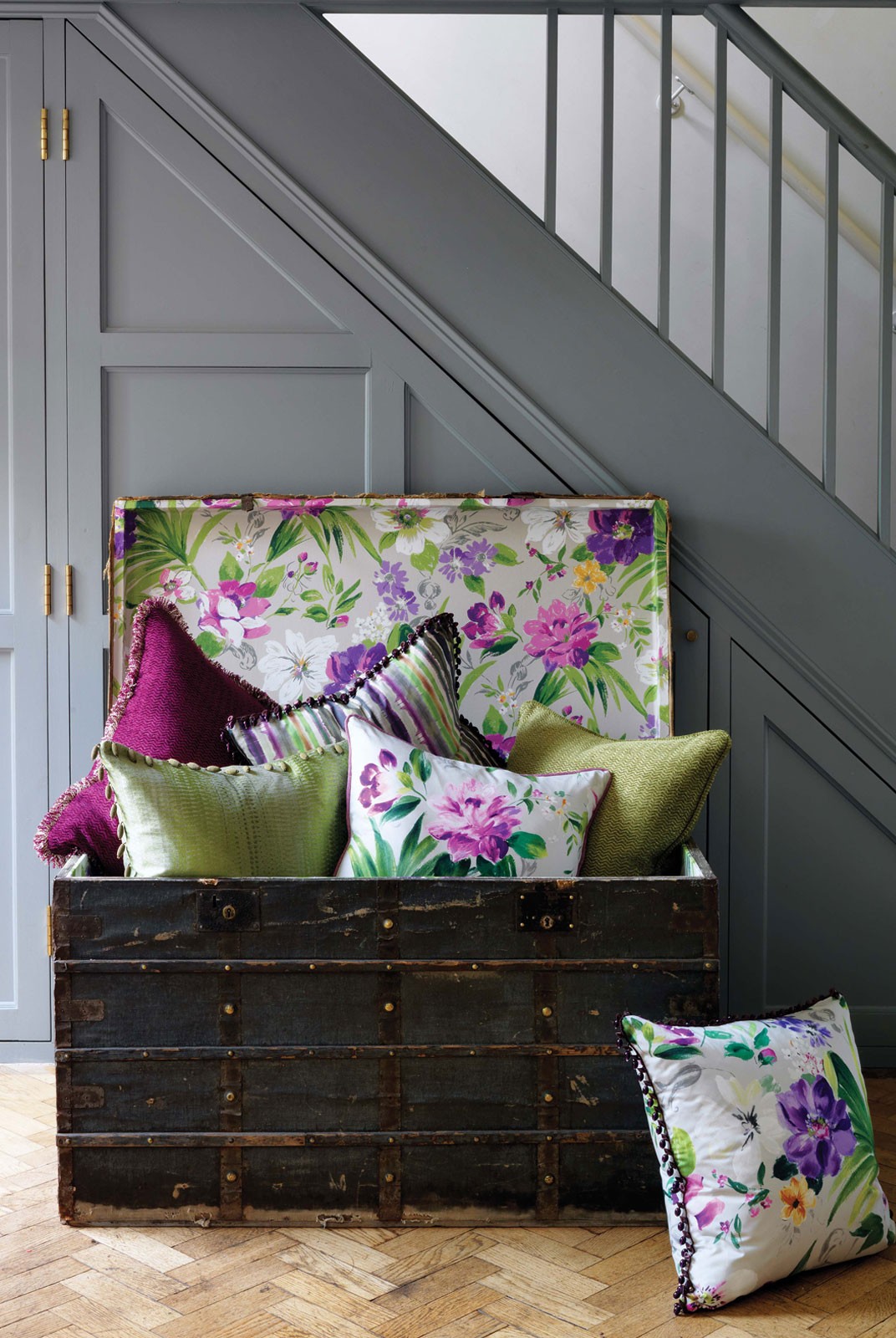 Обои Nina Campbell Rosslyn Autumn 2013 Rosslyn NCW4150-04 фото в интерьере